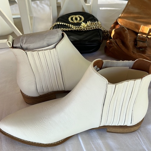 Ankle booties  White. New. - Picture 3 of 14